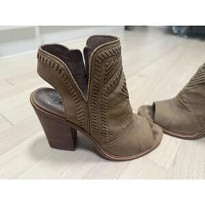 Vince Camuto Peep Toe Bootie 8 Brown Leather Western